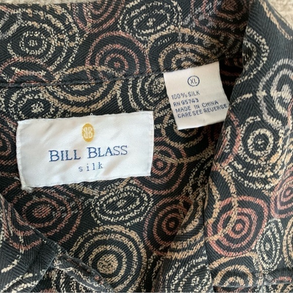 Bill Blass Black Circle Pattern Silk Button Down Short Sleeve Shirt - Picture 2 of 3